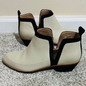 LulaRoe Laura Cream Black Ankle Boots Booties Pebbled‎ Leather Size 7.5